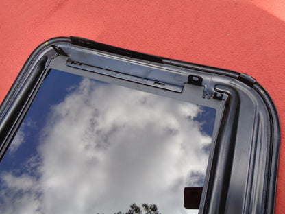 07 - 14 CHEVY AVALANCHE OEM FACTORY SUNROOF GLASS NO ACCIDENT FREE SHIPPING! - RarePartsFinder.Com