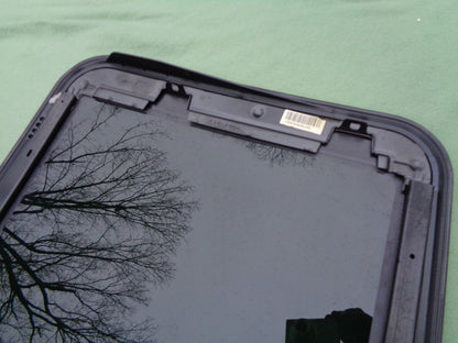 07 08 09 SUZUKI XL-7 OEM FACTORY SUNROOF GLASS  NO ACCIDENT FREE SHIPPING!