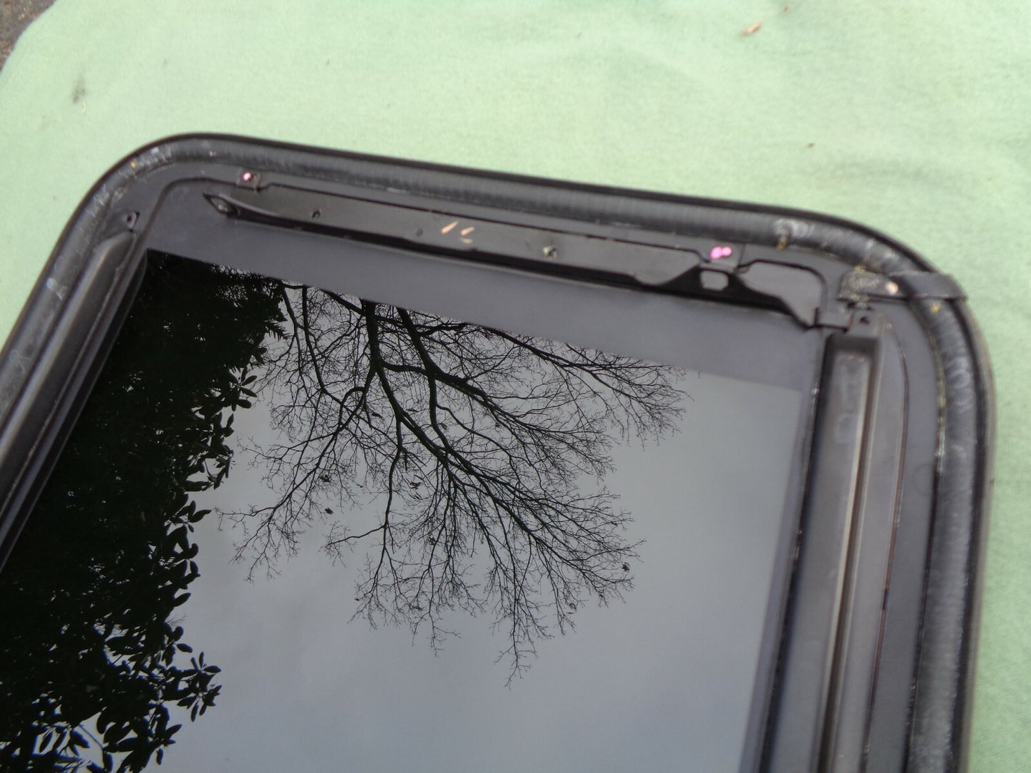98 99 00 01 02 TOYOTA COROLLA SUNROOF GLASS OEM  FACTORY