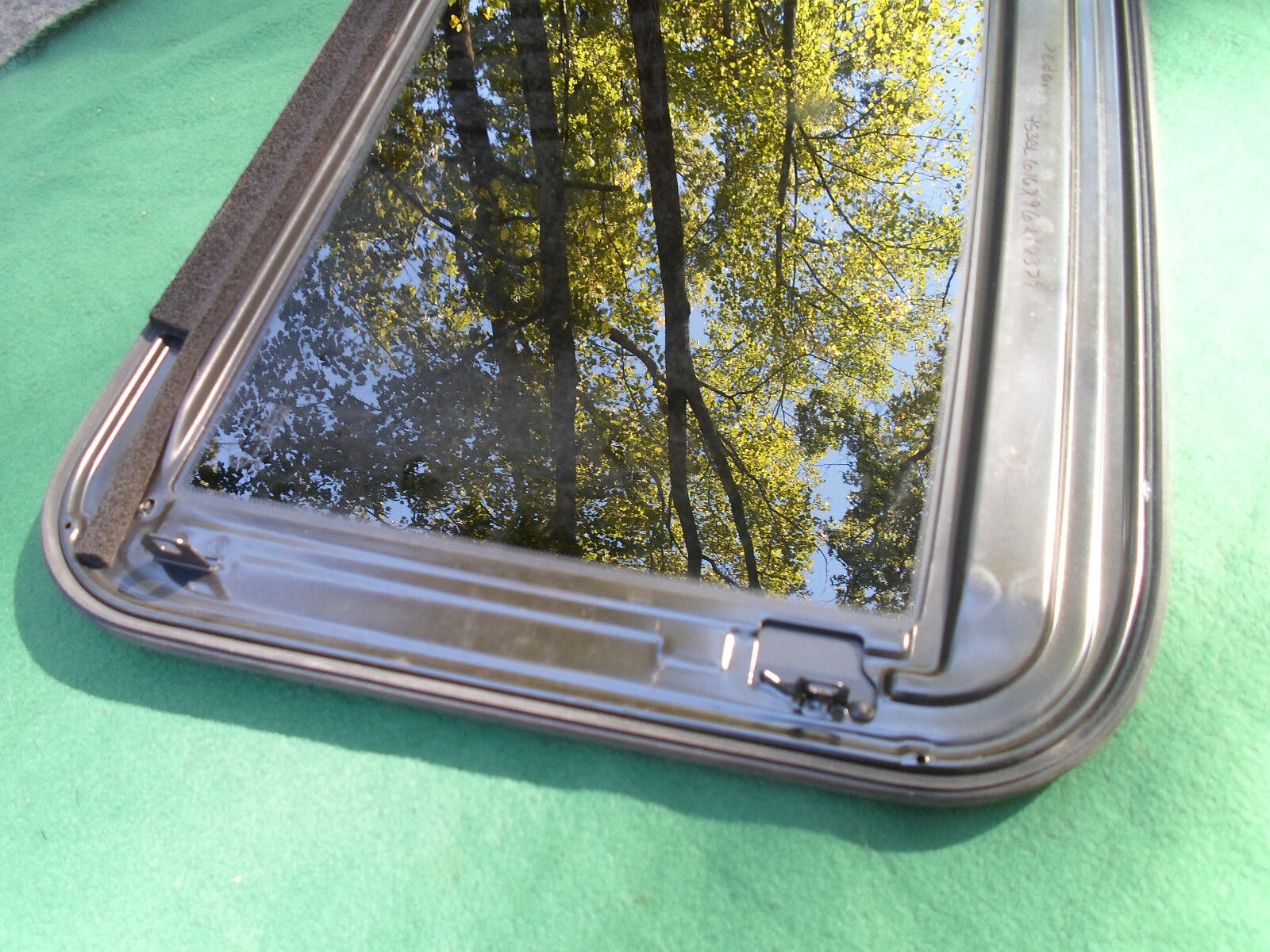 2008 SUBARU LEGACY SEDAN OEM YEAR SPECIFIC FACTORY SUNROOF GLASS  FREE SHIPPING - RarePartsFinder.Com