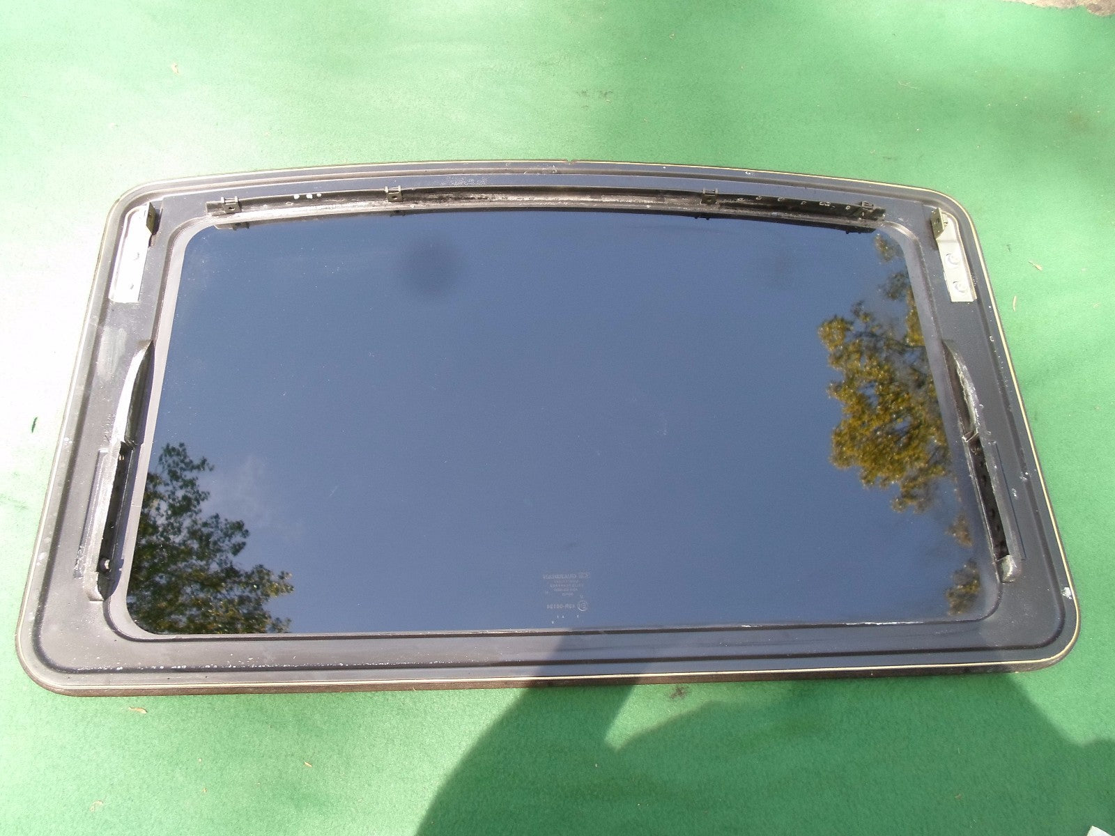 AFTERMARKET ASC INALFA MODEL 800 INBUILT SUNROOF GLASS PANEL WITH BRACKETS - RarePartsFinder.Com