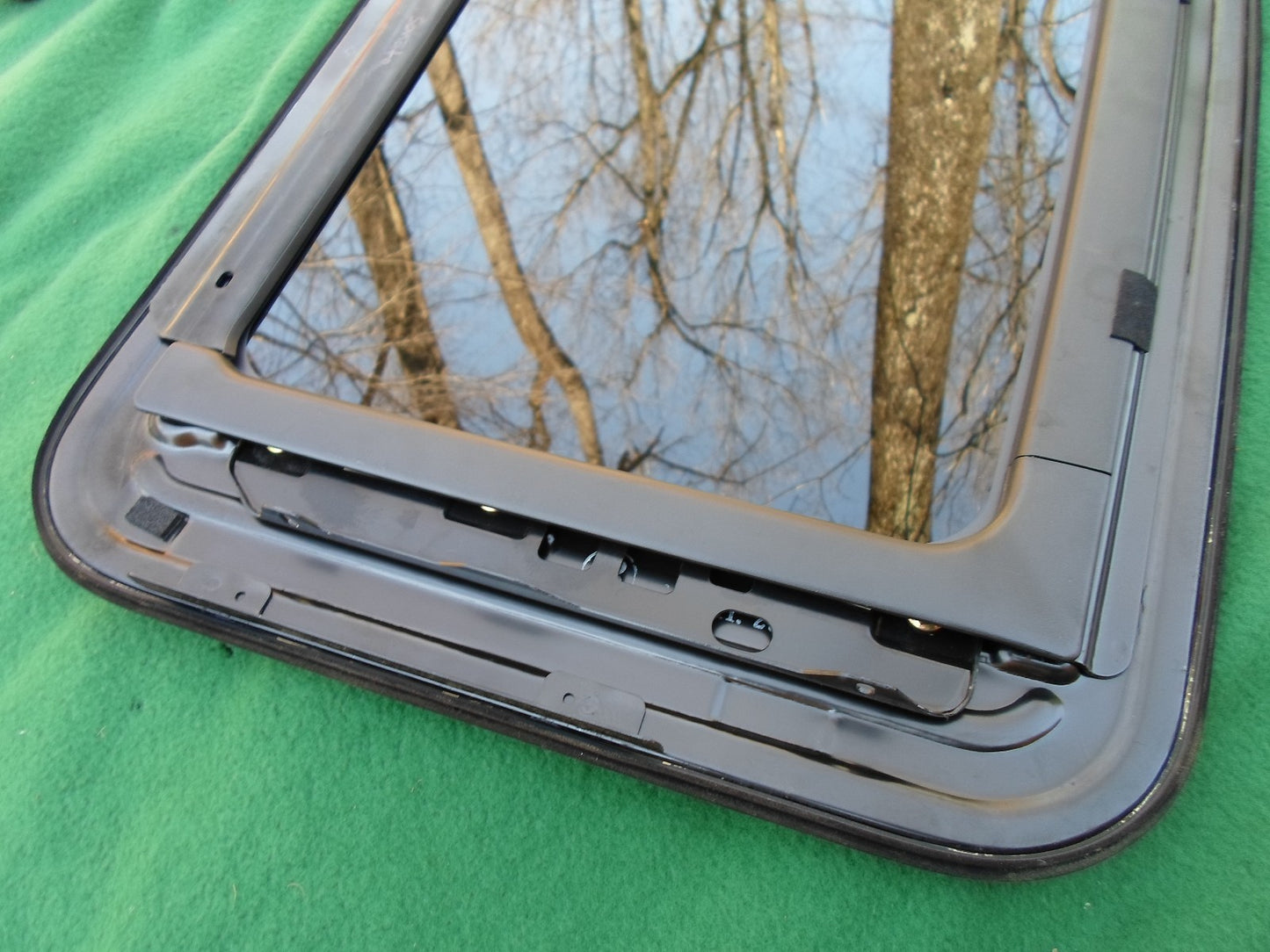 1999 HYUNDAI SONATA OEM YEAR SPECIFIC SUNROOF GLASS NO ACCIDENT FREE SHIPPING!