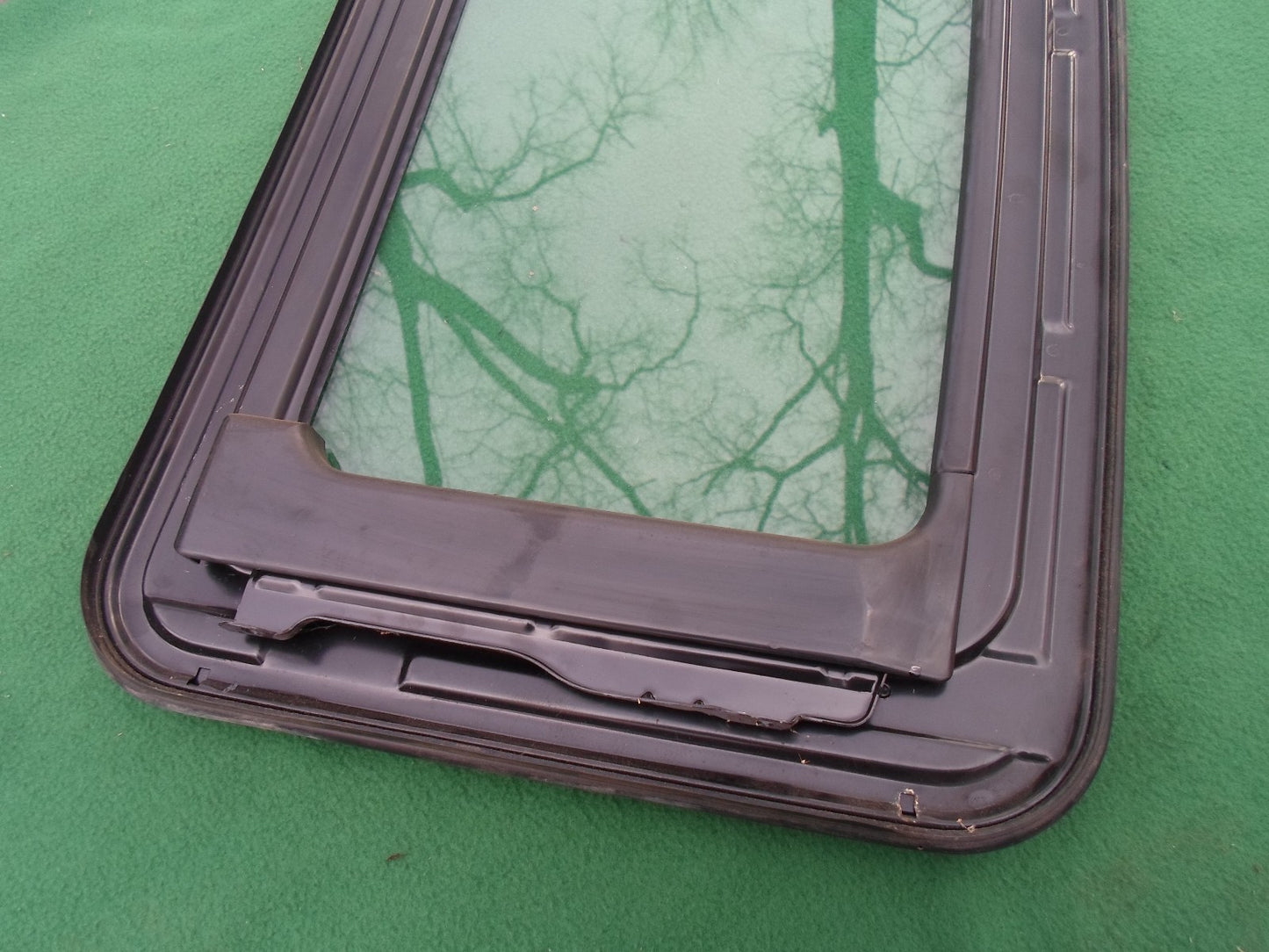 95 96 97 98 MAZDA PROTEGE OEM SUNROOF GLASS PANEL NO ACCIDENT FREE SHIPPING! - RarePartsFinder.Com