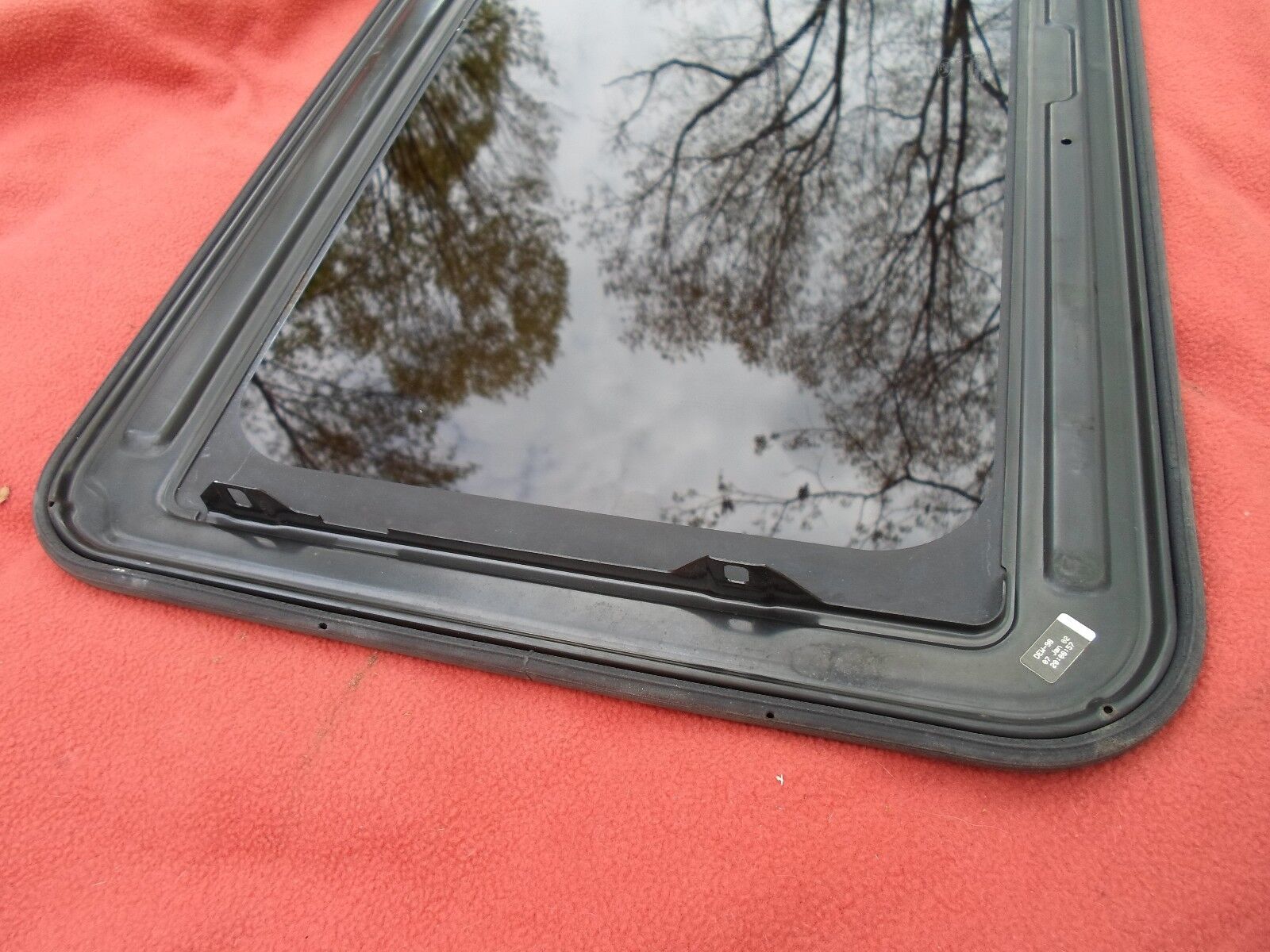 2000 LINCOLN LS OEM YEAR SPECIFIC SUNROOF GLASS NO ACCIDENT  FREE SHIPPING! - RarePartsFinder.Com