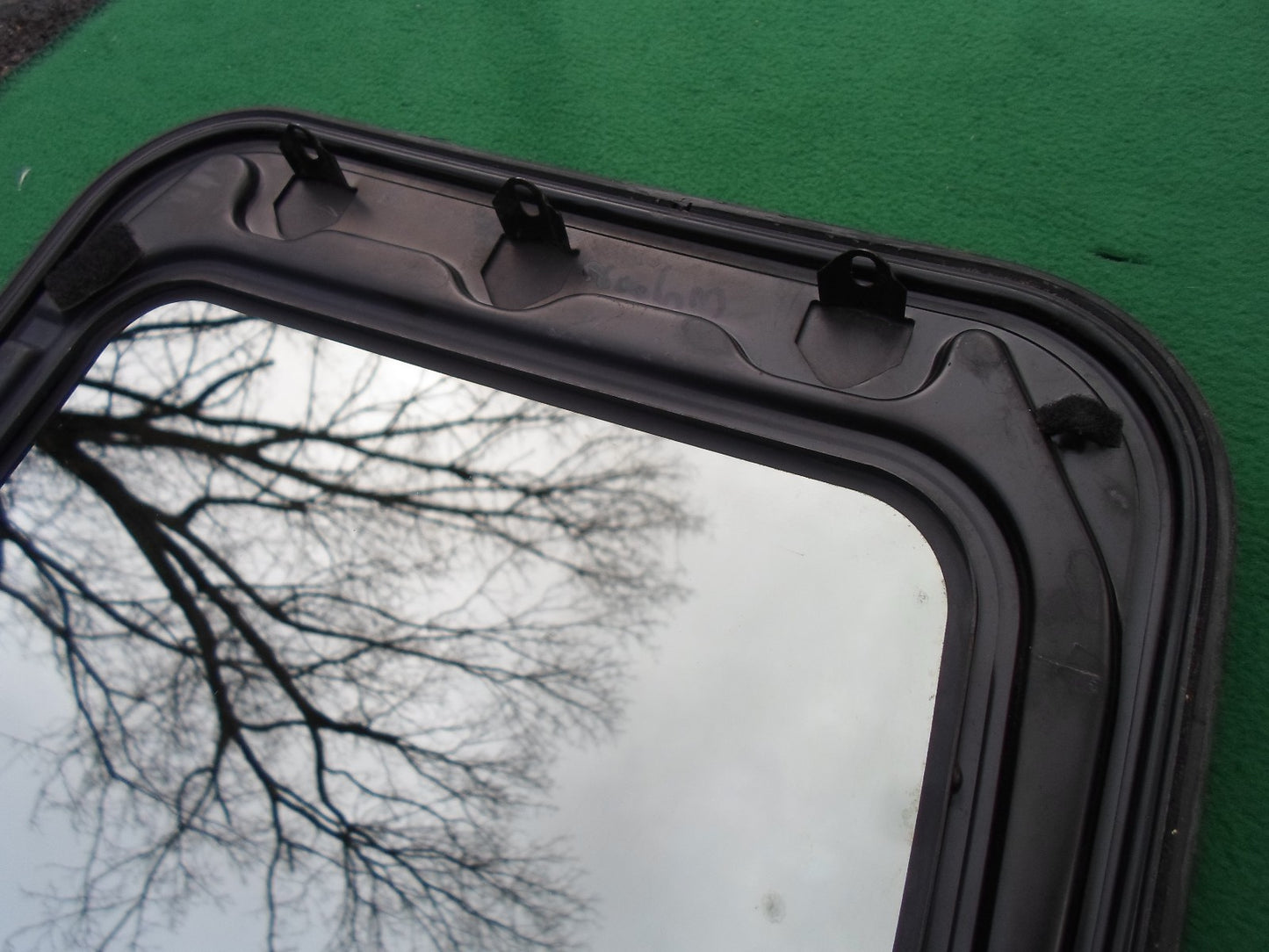 1998 MERCURY SABLE YEAR SPECIFIC  SUNROOF GLASS OEM NO ACCIDENT!  FREE SHIPPING!