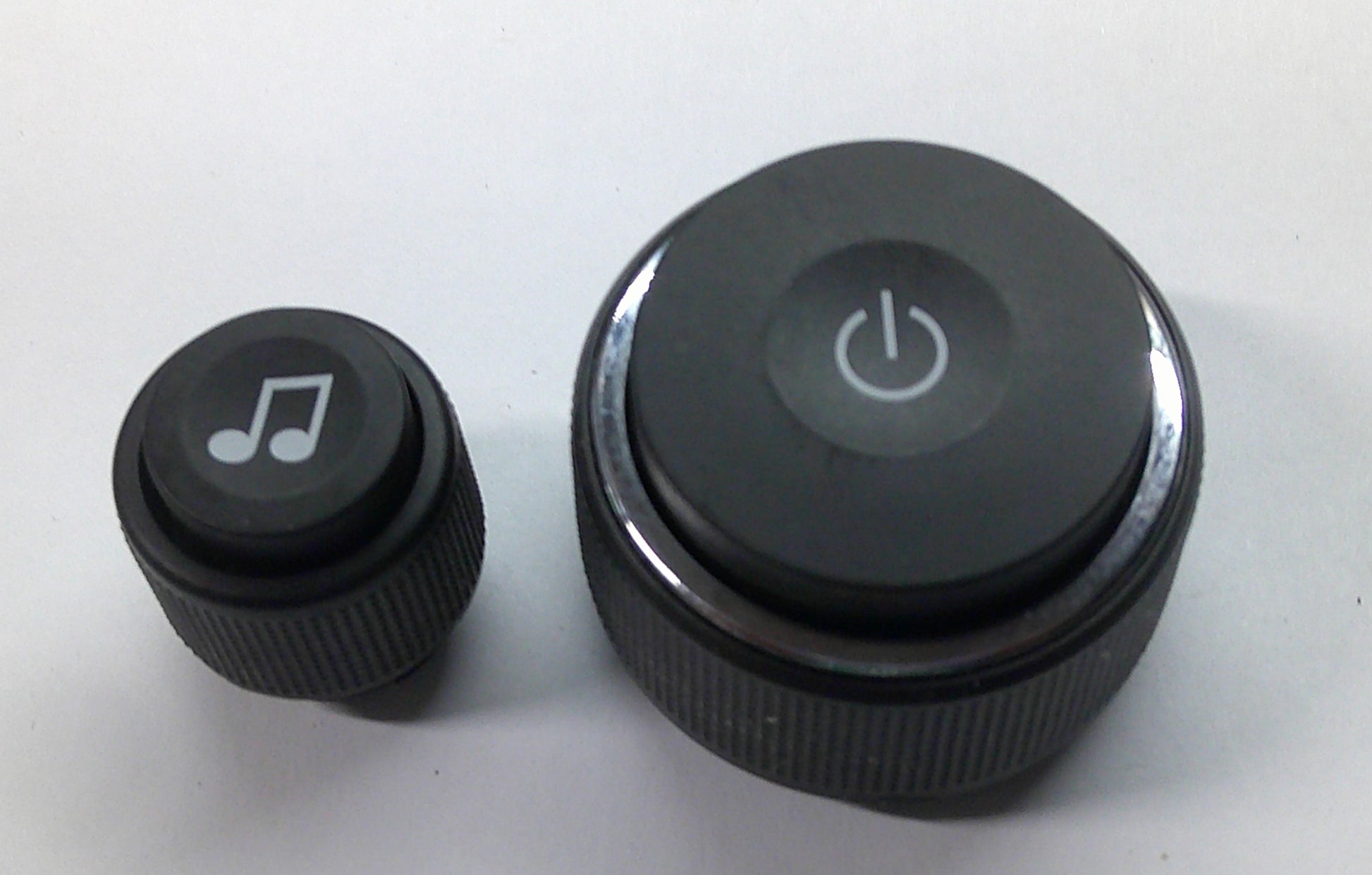 07 08 09 CHEVY EQUINOX RADIO STEREO CONTROL KNOB SET OEM - RarePartsFinder.Com