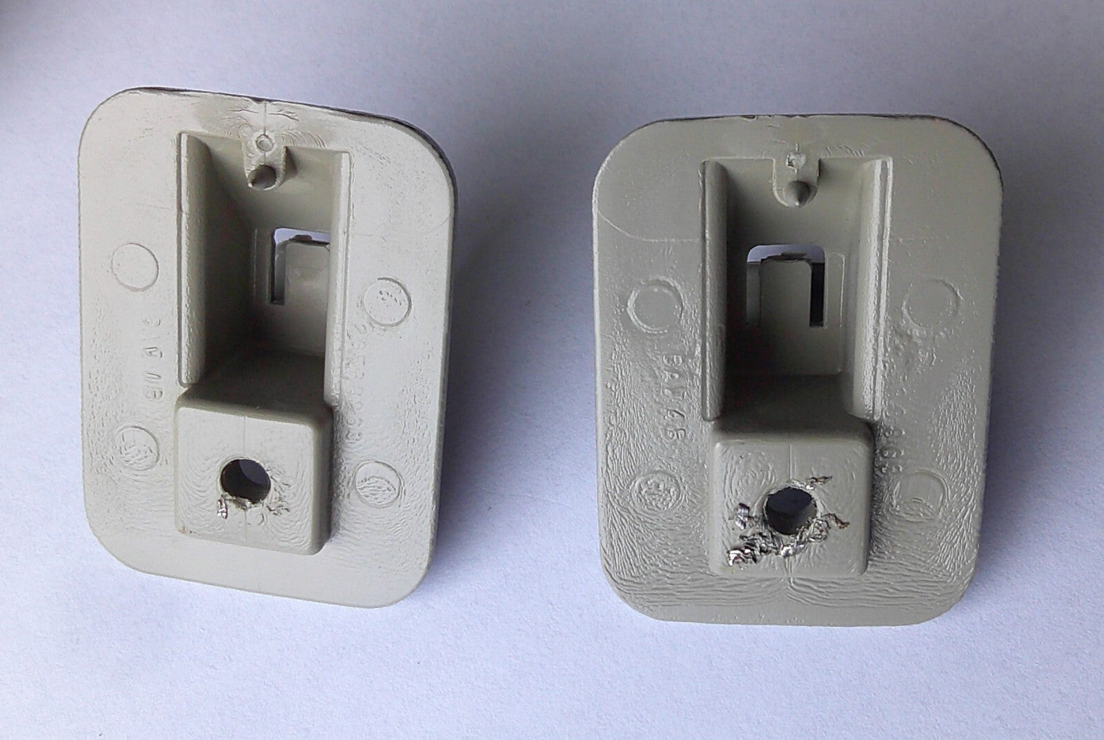 1990 - 1993 Buick Reatta Sun Visor Clip Set OEM SC1 - RarePartsFinder.Com