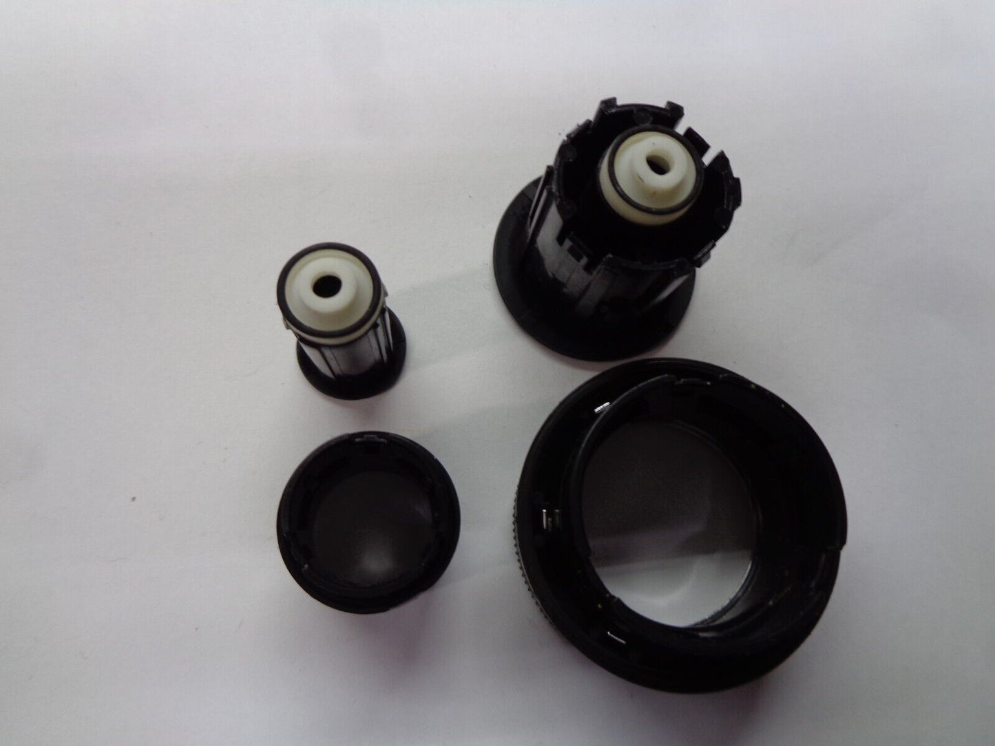 2010 CHEVY TRAVERSE  RADIO STEREO CONTROL KNOB SET OEM FREE SHIPPING! - RarePartsFinder.Com