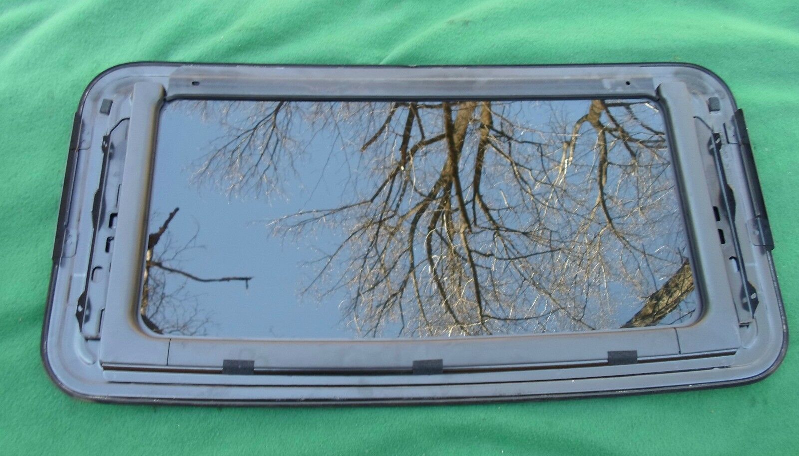 2004 HYUNDAI SONATA OEM YEAR SPECIFIC SUNROOF GLASS NO ACCIDENT FREE SHIPPING! - RarePartsFinder.Com