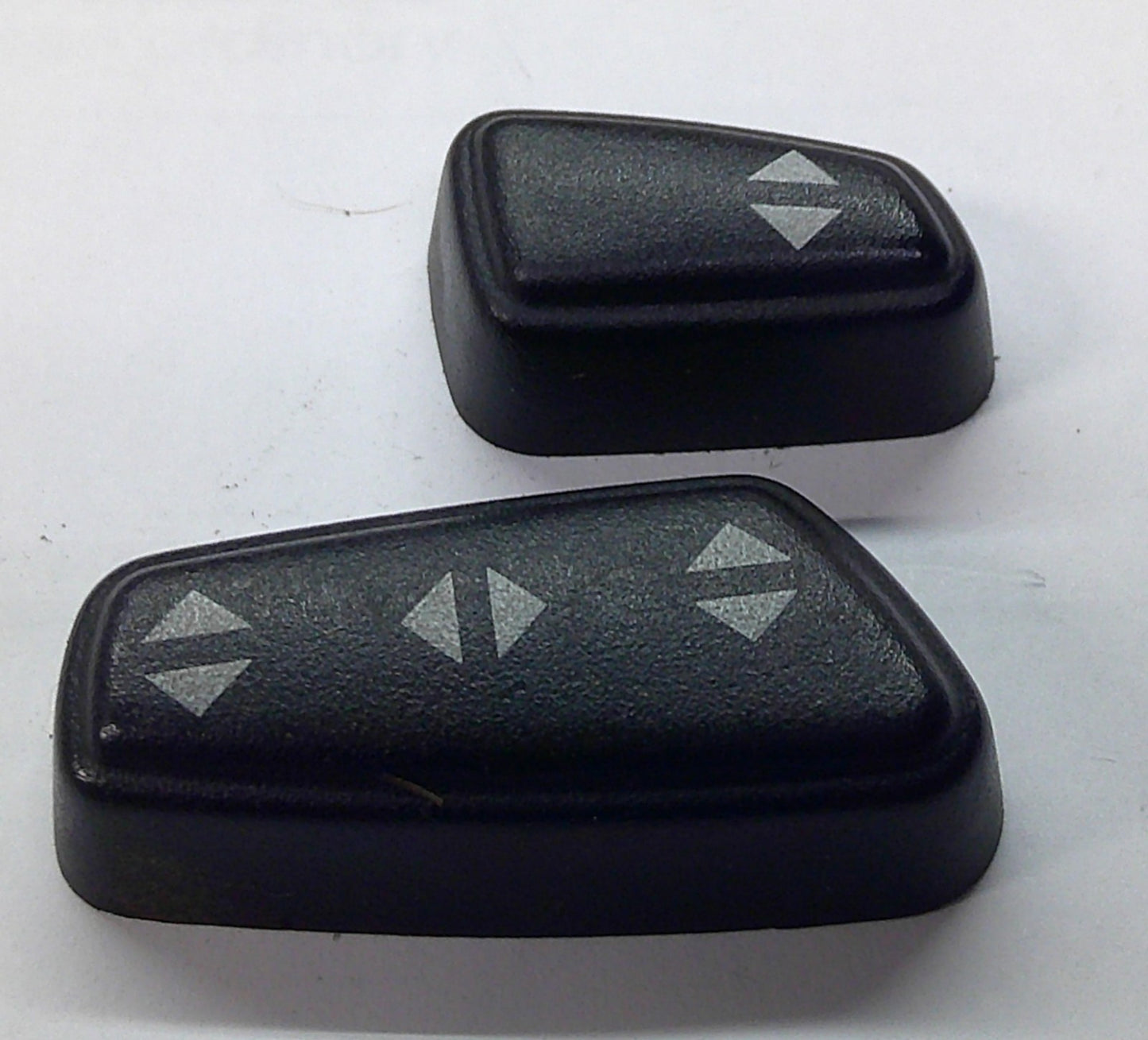 1996 - 1999 Jeep Cherokee LH Driver Side Power Seat Button Switch Cover 4373666