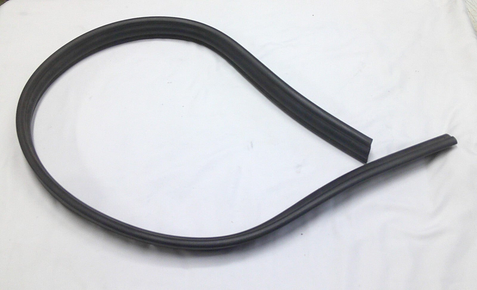 2010 - 2017 Volvo XC60 Cowel Engine Compartment Weatherstrip 30799290 W7 - RarePartsFinder.Com