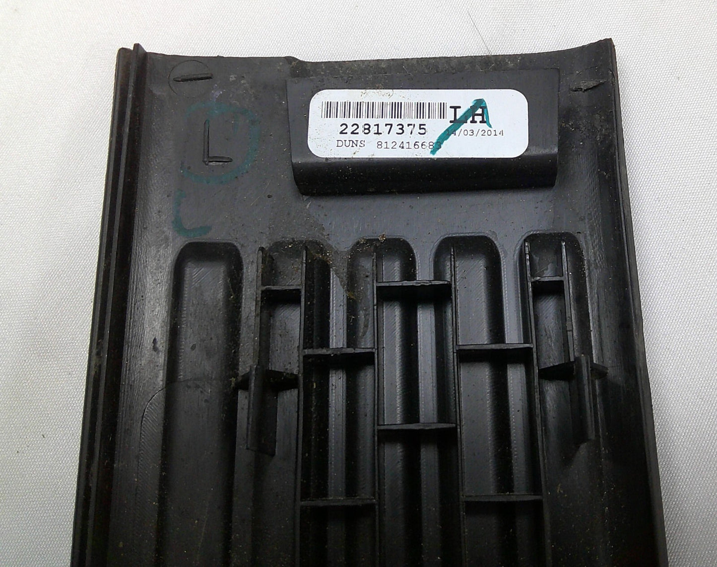 14 19 SILVERADO SIERRA REAR LH OEM DOOR SILL COVER TRIM 22817375 FREE SHIP B2