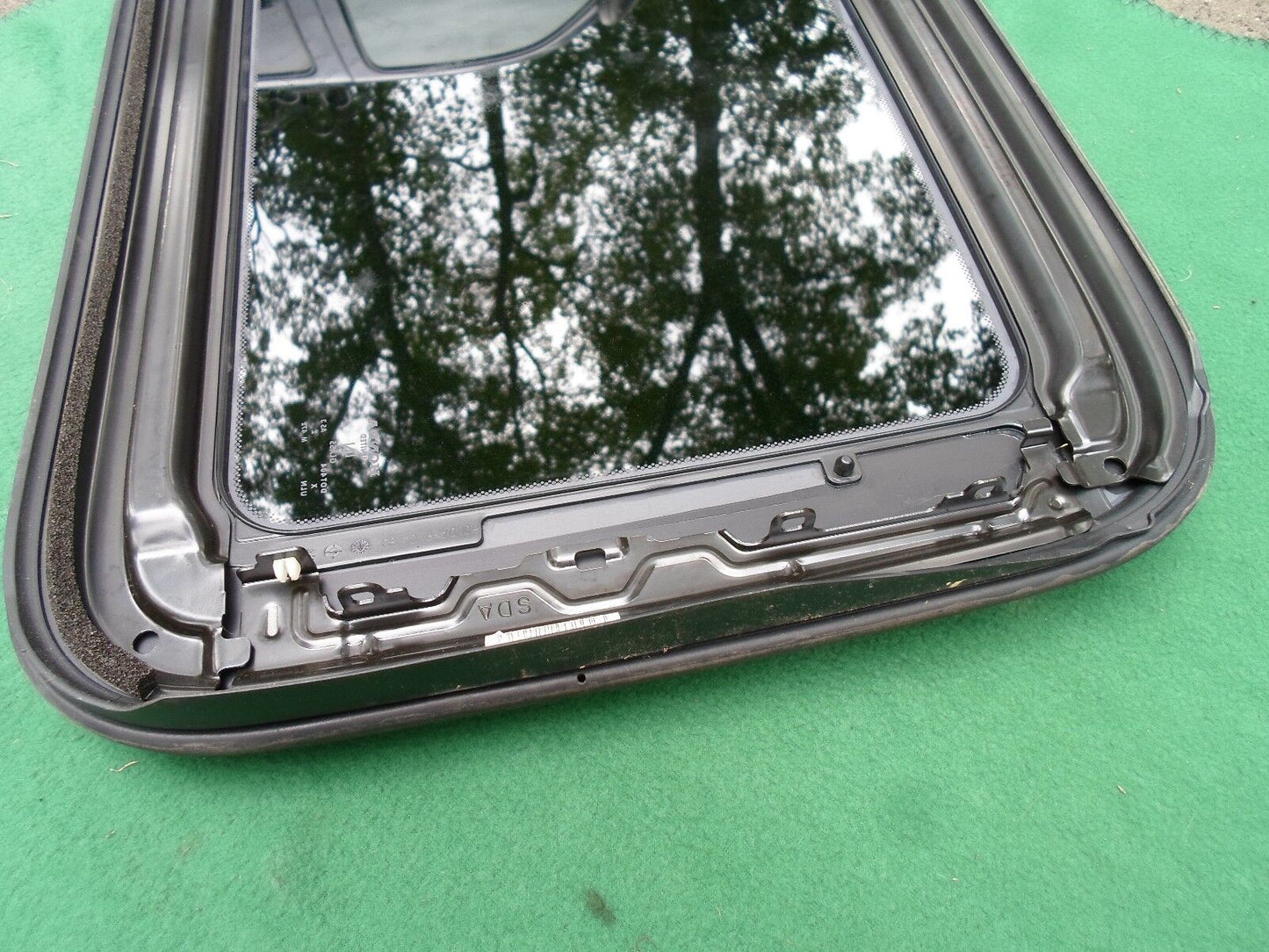 2006 HONDA ACCORD SEDAN OEM YEAR SPECIFIC SUNROOF GLASS 3 BOLT DESIGN FREE SHIP