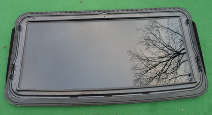 2014 HYUNDAI EQUUS YEAR SPECIFIC OEM FACTORY SUNROOF GLASS FREE SHIPPING