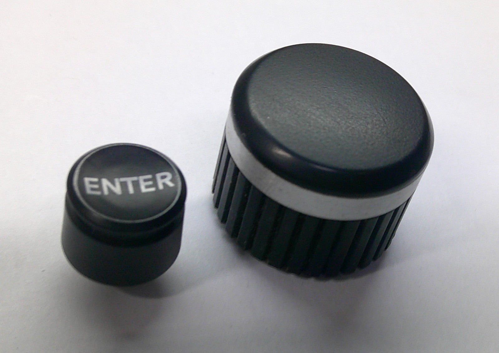 2004 INFINITI FX35 RADIO STEREO TUNER CONTROL KNOB SET OEM - RarePartsFinder.Com