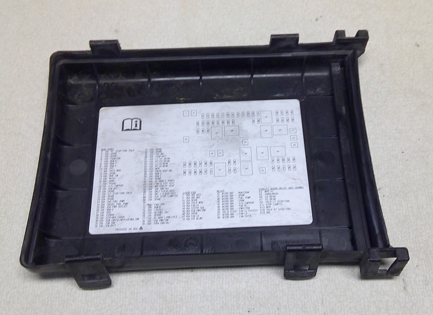 10 11 SAVANA EXPRESS ENGINE COMPARTMENT FUSE RELAY COVER LID 20944028 B9