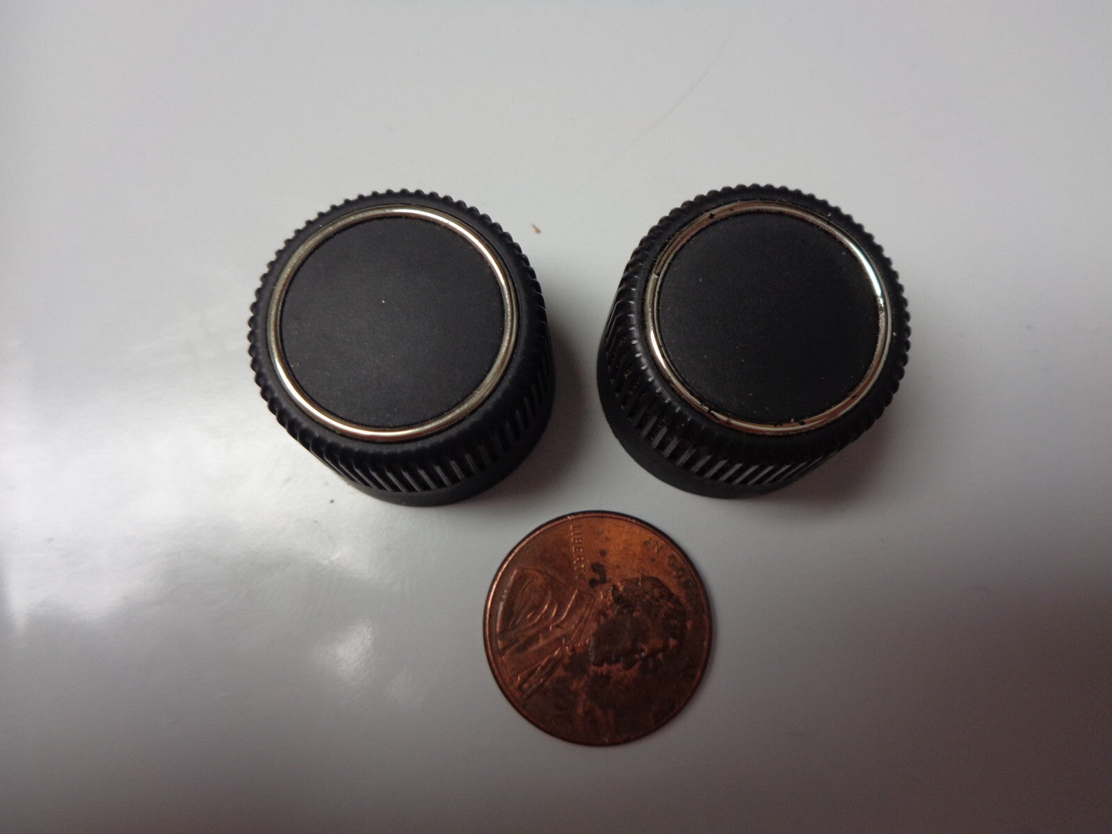 2008 2009 2010 HYUNDAI ELANTRA RADIO STEREO CONTROL KNOB SET OEM FREE SHIPPING! - RarePartsFinder.Com