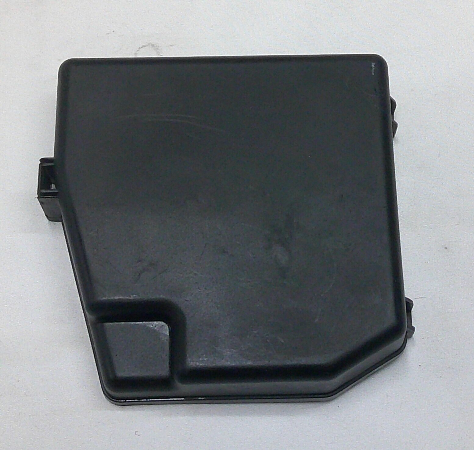 2007 - 2012 Toyota Yaris 2008 - 2014 Scion XD Relay Fuse Cover Lid R2 - RarePartsFinder.Com