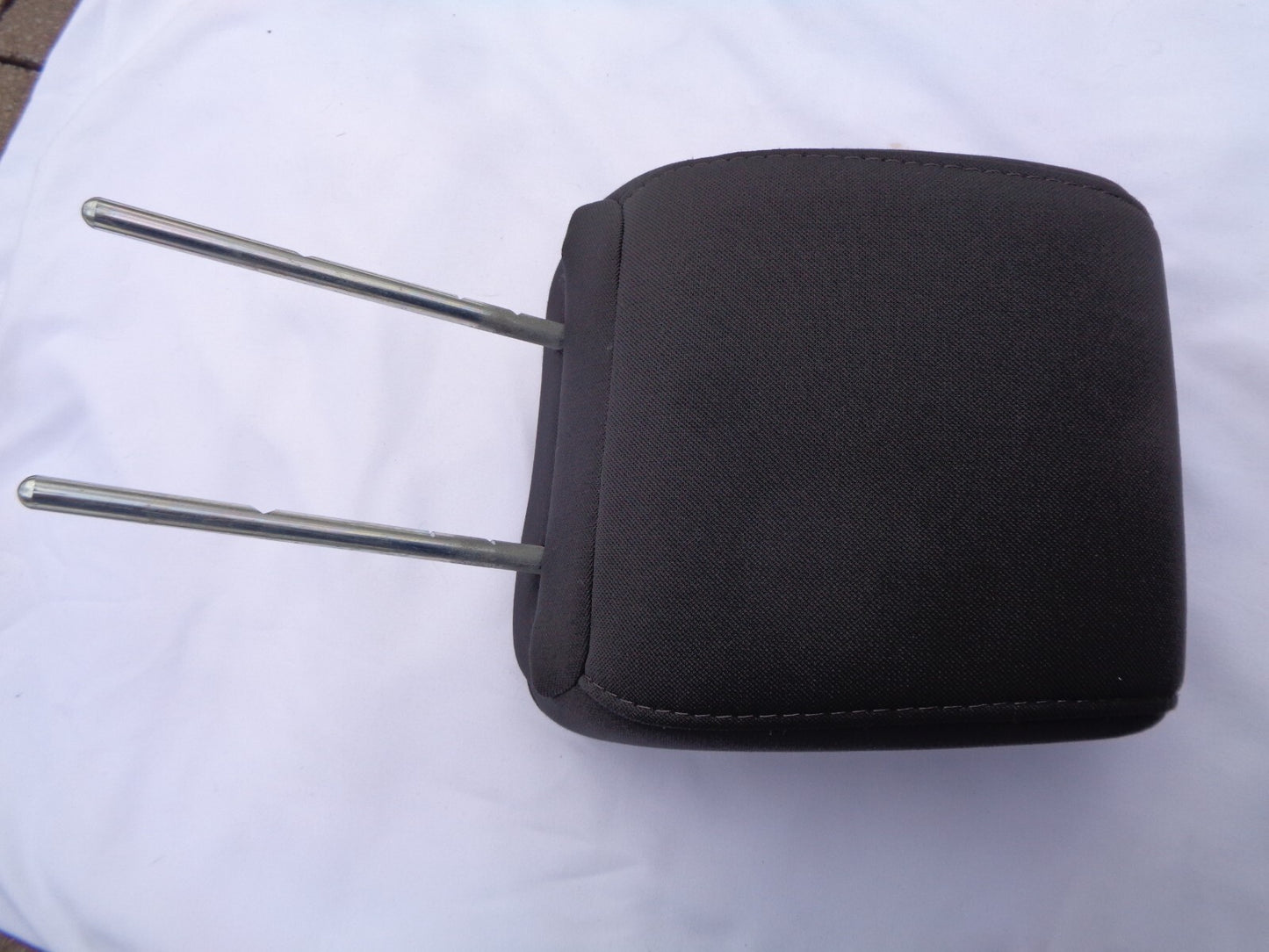 08 - 12 NITRO REAR L R BLACK SEAT HEADREST HEAD REST CLEAN OEM FREE SHIPPING R2