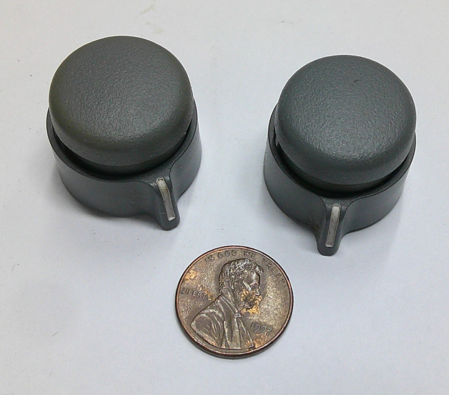 1993 PONTIAC GRAND AM MISC RADIO STEREO TUNER VOLUME CONTROL KNOBS OEM