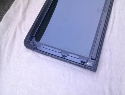 2011 - 2017 CHRYSLER 300 FRONT OEM FACTORY SUNROOF GLASS 68127965AB  68127965AA