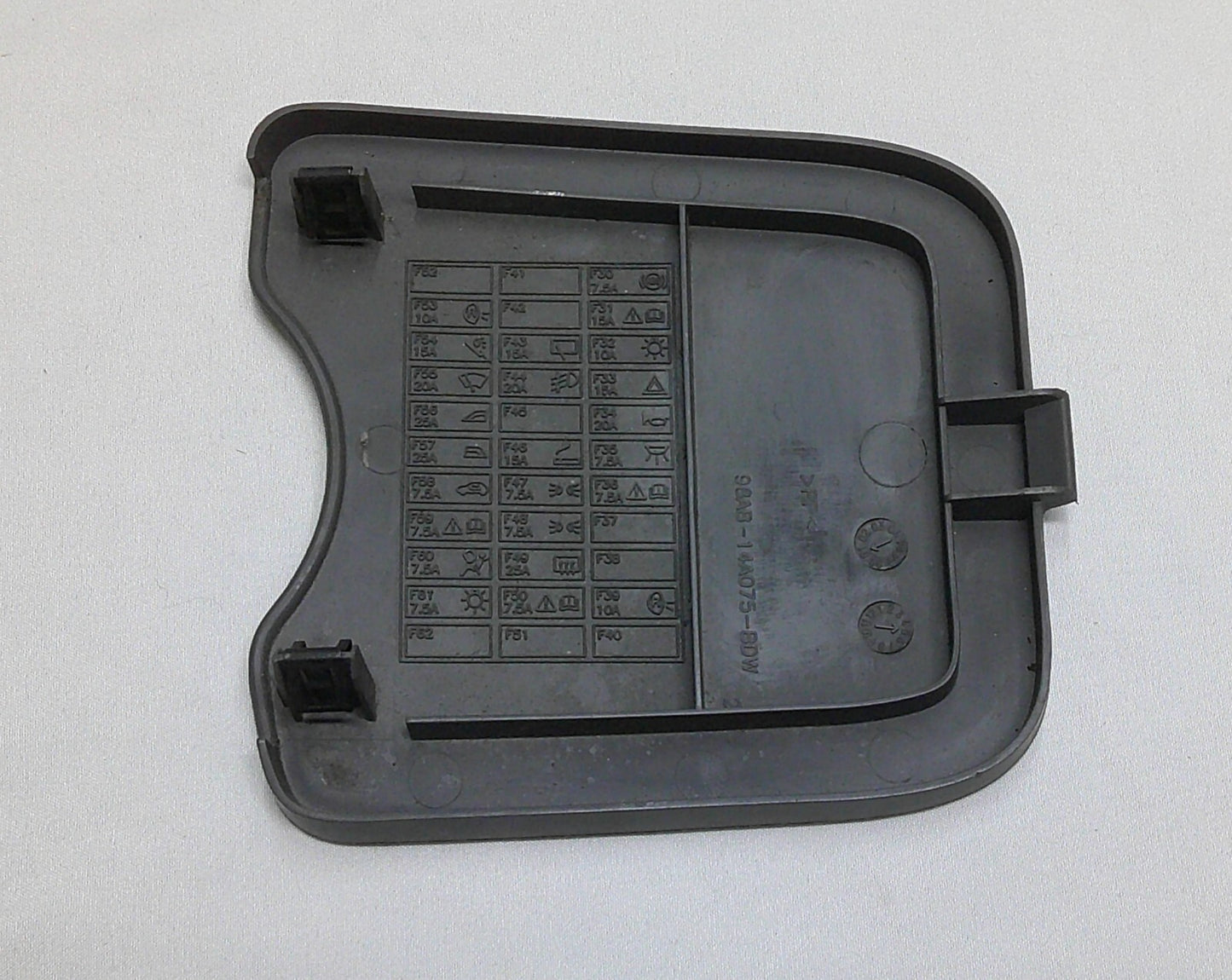 2000 - 2004 Ford Focus Interior Dash Fuse Panel Cover 98AB-14A075-BDW B3