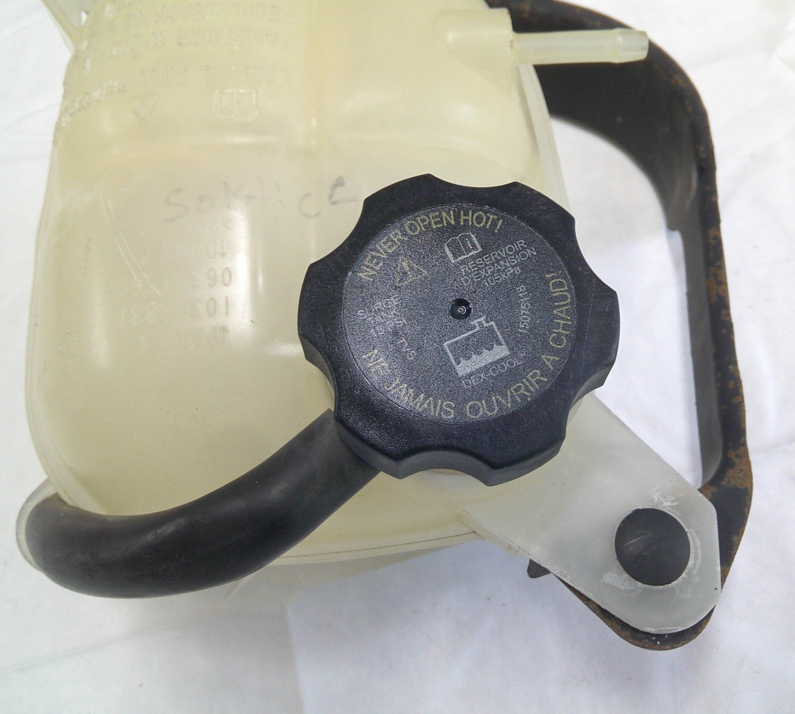 07 - 10 Saturn Sky 06 - 09 Solstice Radiator Expansion Tank 10368831 B10 - RarePartsFinder.Com