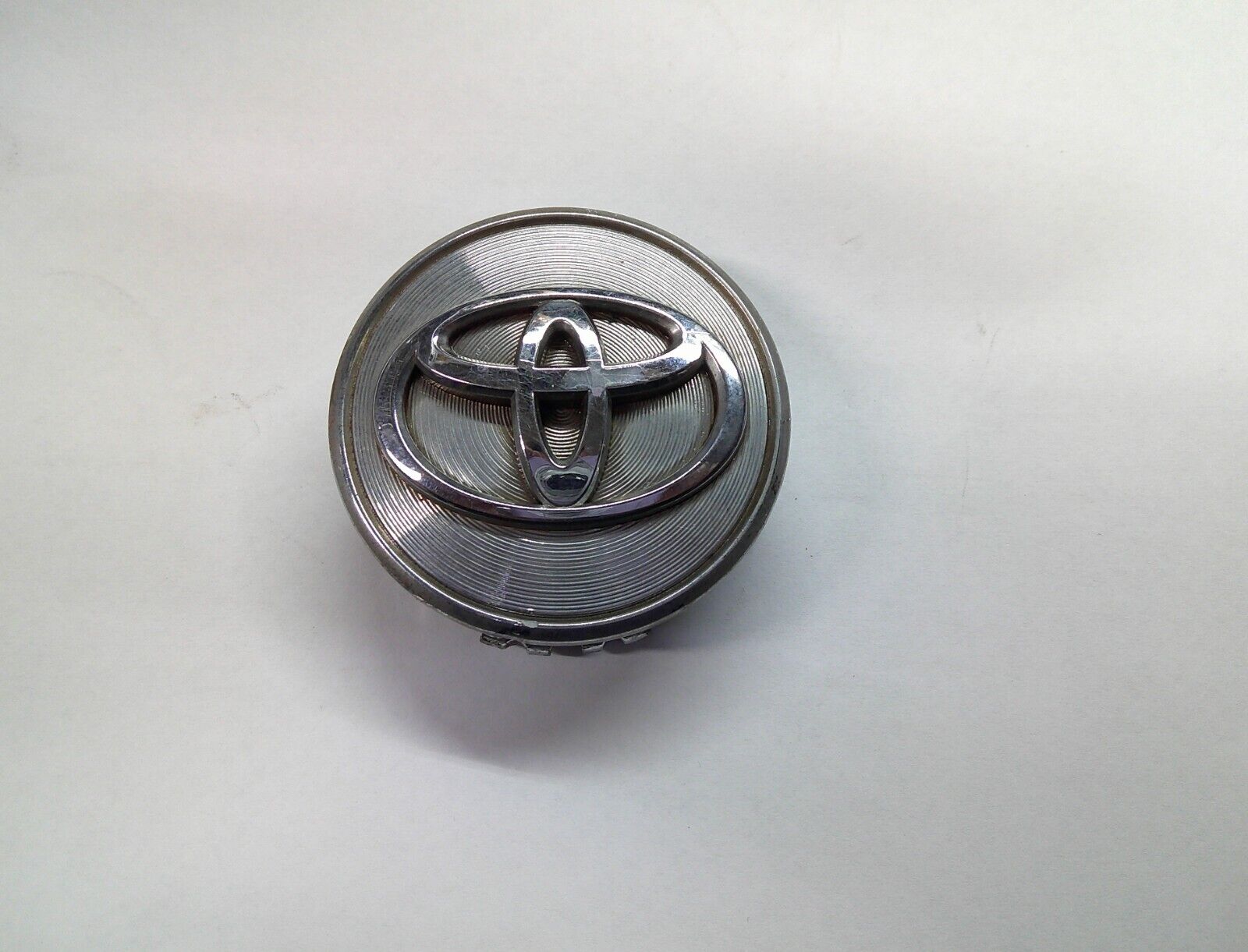 Toyota Avalon Camry Highlander Matrix Sienna Wheel Center Cap Free Shipping! A17 - RarePartsFinder.Com