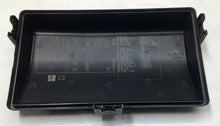 2010 - 2011 Cadillac SRX Engine Fuse Relay Box Cover Lid Cap Only OEM R2
