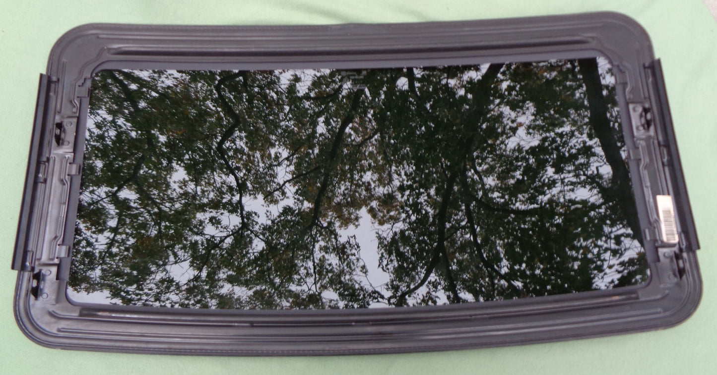 2006 2007 DODGE CHARGER OEM SUNROOF GLASS PANEL 05174605AA 5174605AB