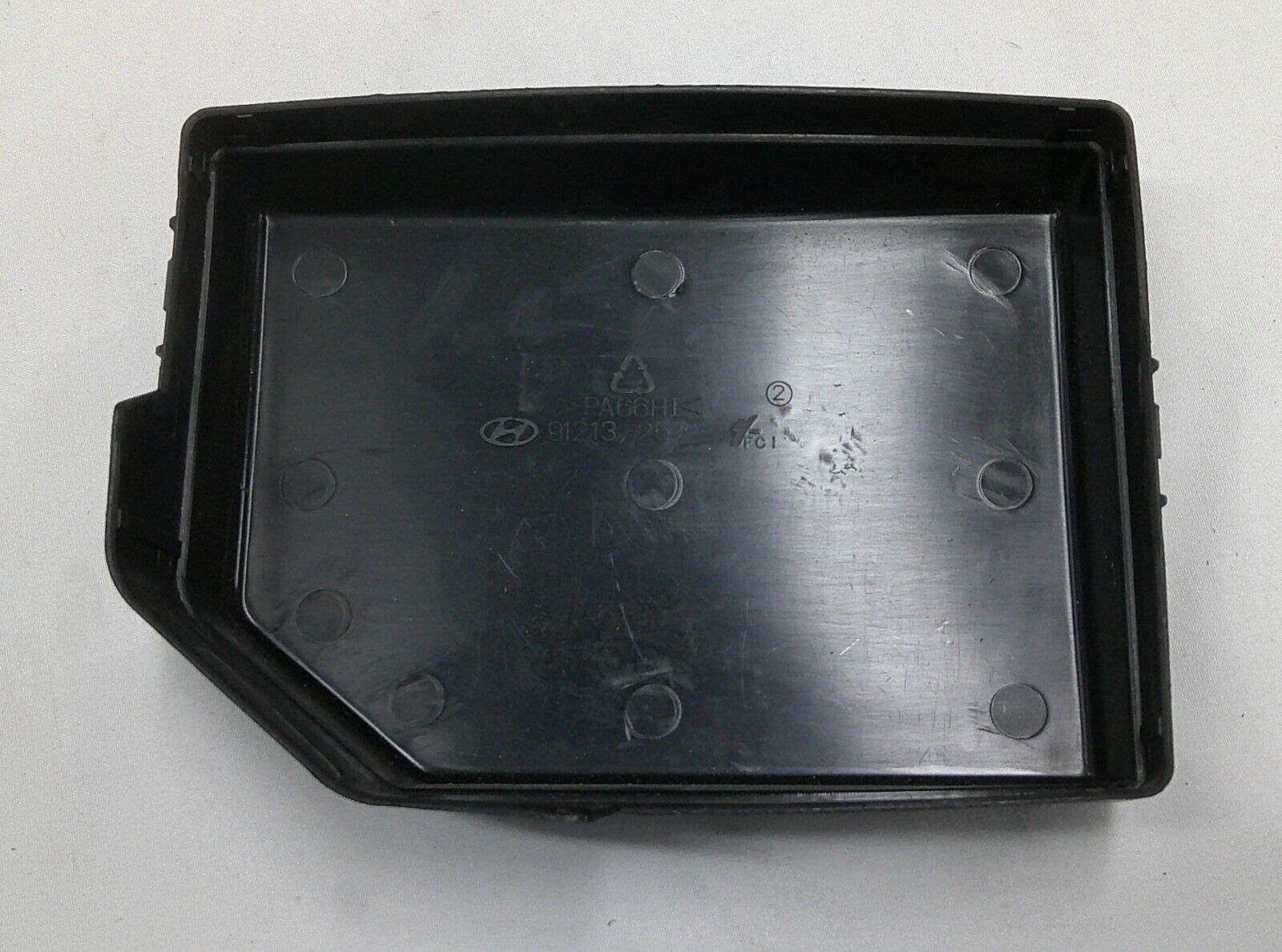 1999 - 2006 HYUNDAI ACCENT FUSE RELAY COVER LID  91213-25000 B2 - RarePartsFinder.Com