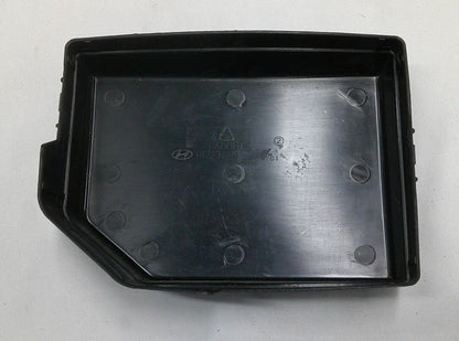 1999 - 2006 HYUNDAI ACCENT FUSE RELAY COVER LID  91213-25000 B2 - RarePartsFinder.Com