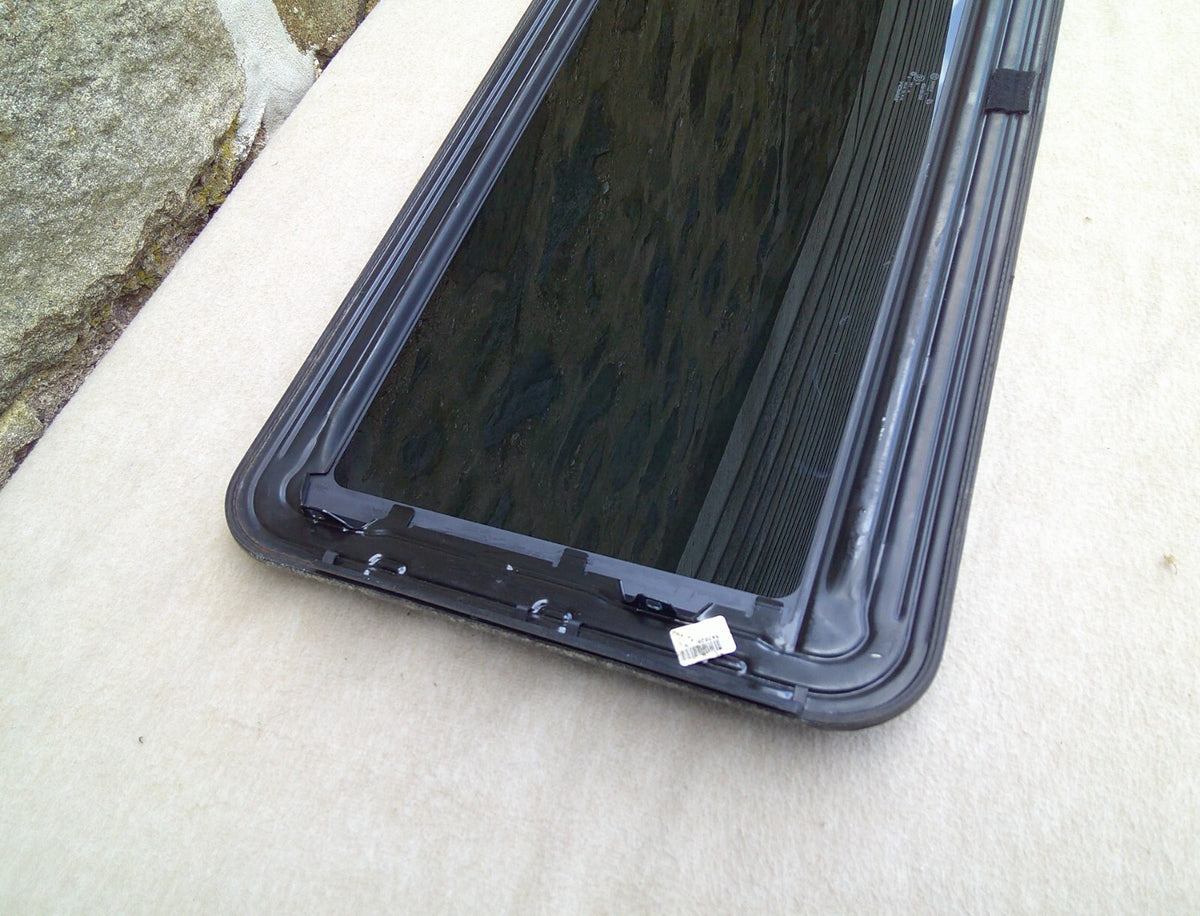 2006 - 2010 JEEP COMMANDER OEM SUNROOF GLASS NO ACCIDENT 68048844AA