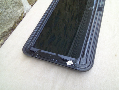2006 - 2010 JEEP COMMANDER OEM SUNROOF GLASS NO ACCIDENT 68048844AA