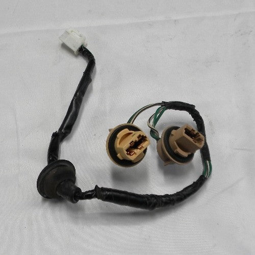 01 - 03 Lexus RX300 Socket Wire Rear L or R Taillight Brake Plug 81585-48030 A11