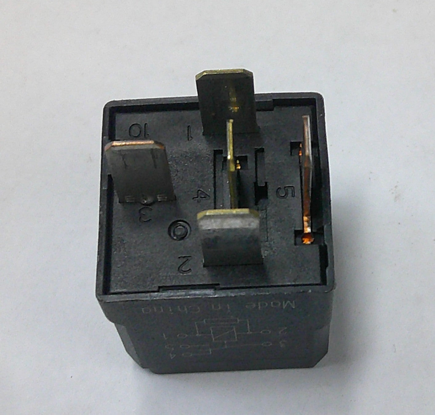 GM OEM 13500119   6048 RELAY   1 WARRANTY TESTED GM1