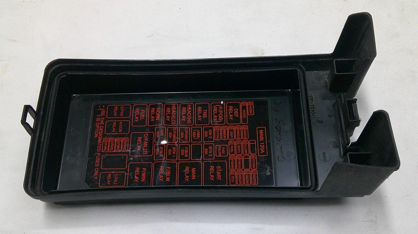 2003-2006 Kia Sorento Under Hood Fuse Relay Box Cover Lid Black OEM R2 - RarePartsFinder.Com