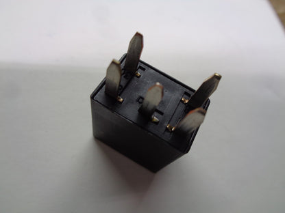 USA SELLER GM DECO RELAY 96376552 1 YEAR WARRANTY TESTED OEM  GM7
