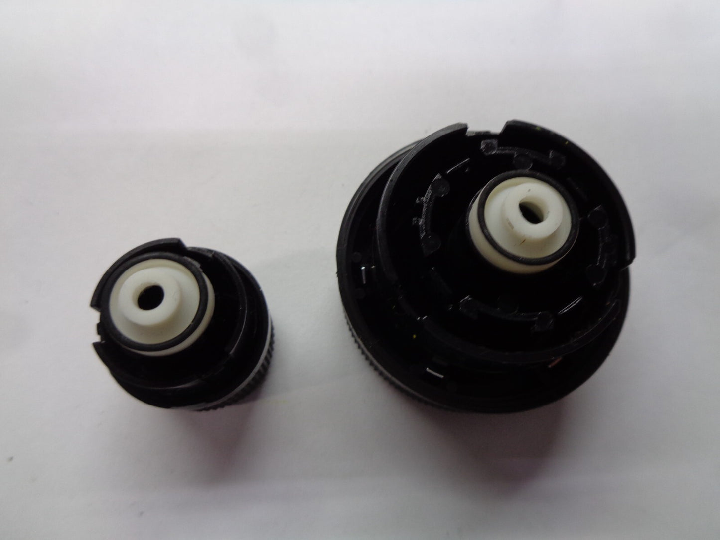 2010 CHEVY TRAVERSE  RADIO STEREO CONTROL KNOB SET OEM FREE SHIPPING!