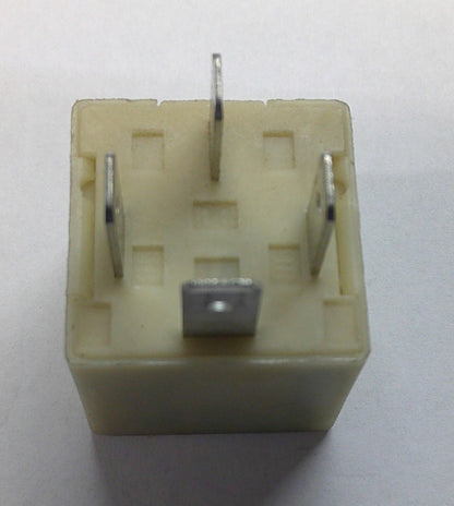 USA SELLER VW AUDI RELAY 267  TESTED 1 YEAR WARRNTY VW1