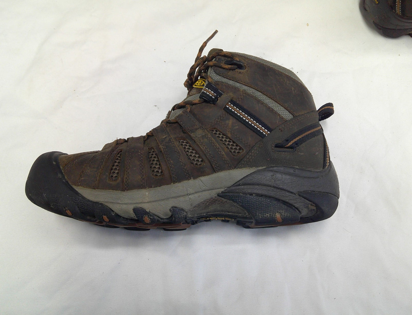 Keen Boots Mens 7D Brown Leather Waterproof Hiking Trail Outdoors Fair Shape B11