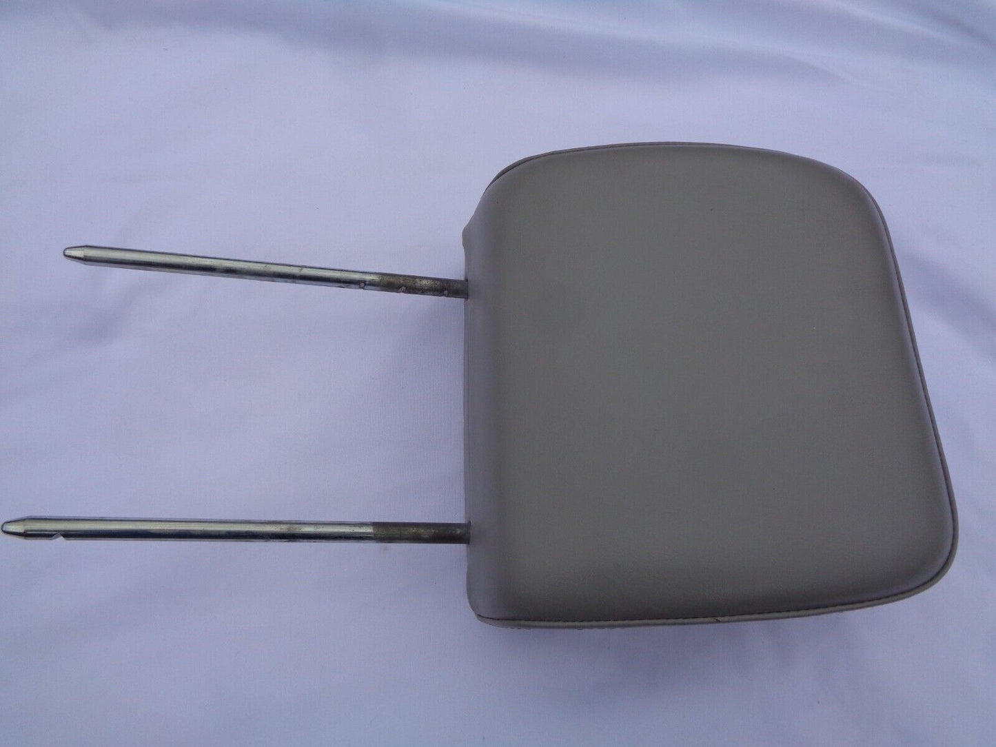 2004 - 2008 PACIFICA FRONT SEAT L R HEADREST HEAD REST GRAY OEM FREE SHIP R1 - RarePartsFinder.Com