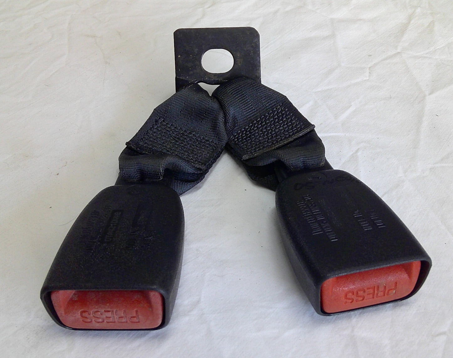 2001 - 2005 DODGE NEON BACK SEAT 2ND ROW BELT BUCKLE SET FREE SHIPPING B4