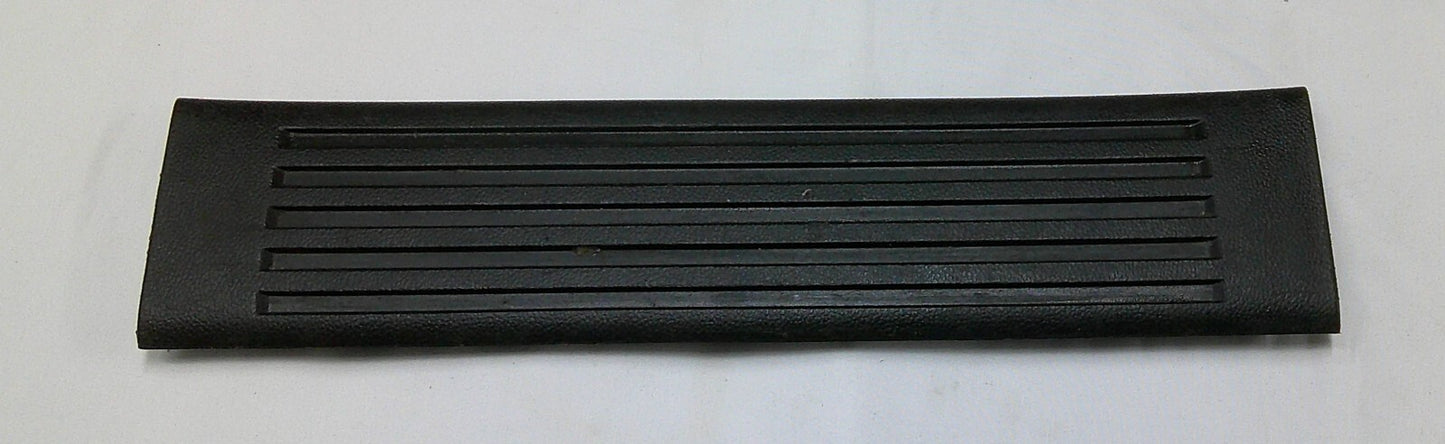 14 19 SILVERADO SIERRA REAR LH OEM DOOR SILL COVER TRIM 22817375 FREE SHIP B2