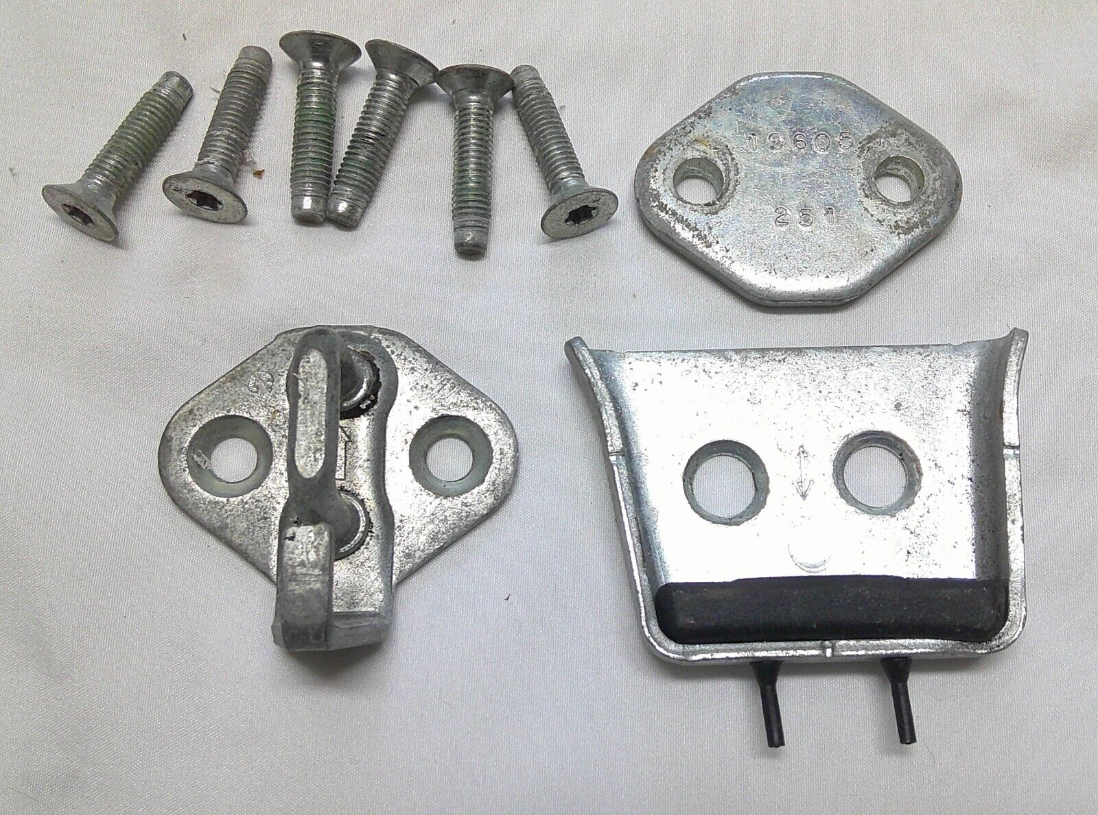 06 - 10 Hummer H3 Rear Tailgate Door Latch Striker Plate Guide Set A17 - RarePartsFinder.Com