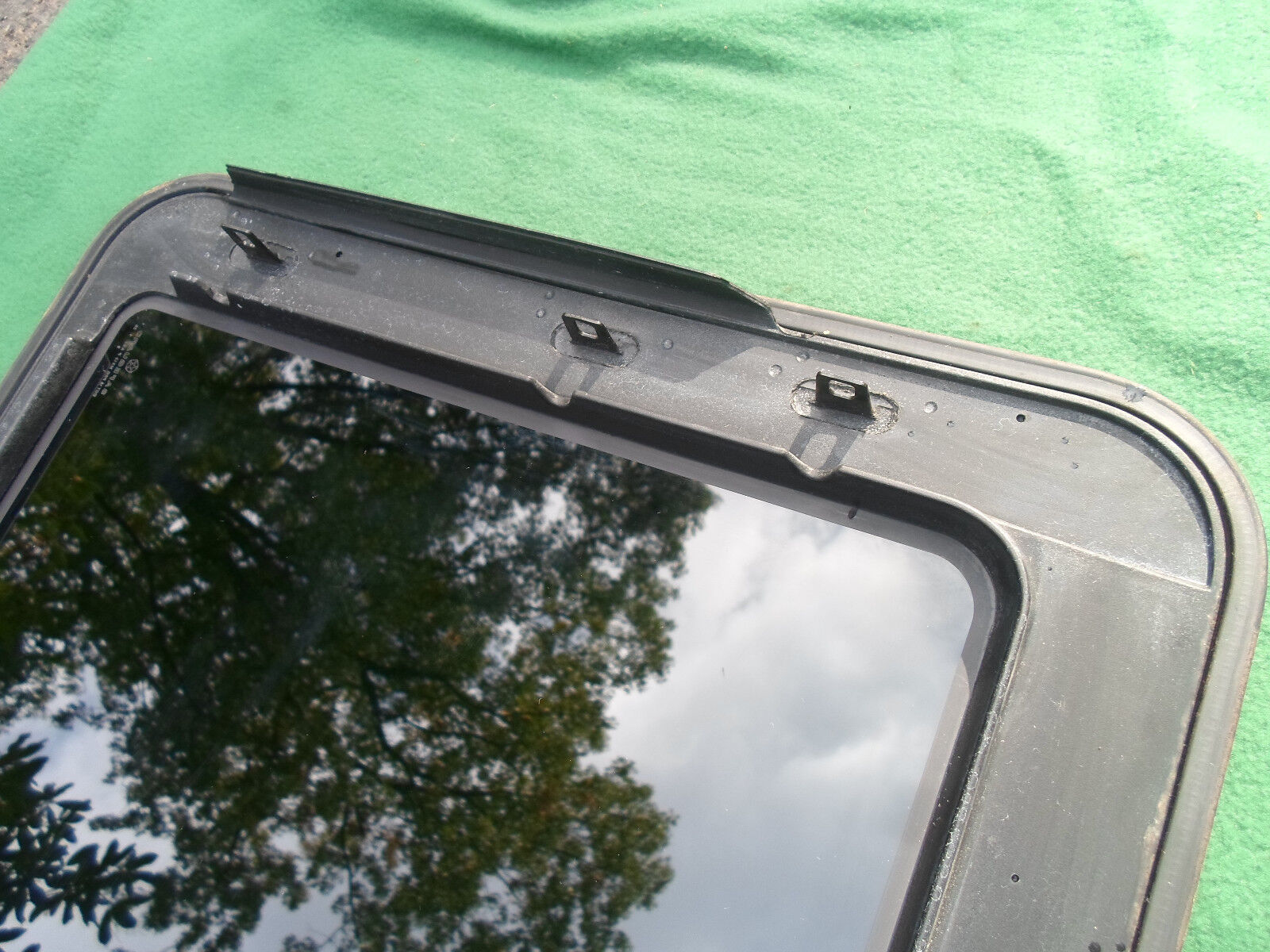 2004 DODGE CARAVAN OEM YEAR SPECIFIC SUNROOF GLASS PANEL FREE SHIPPING! - RarePartsFinder.Com