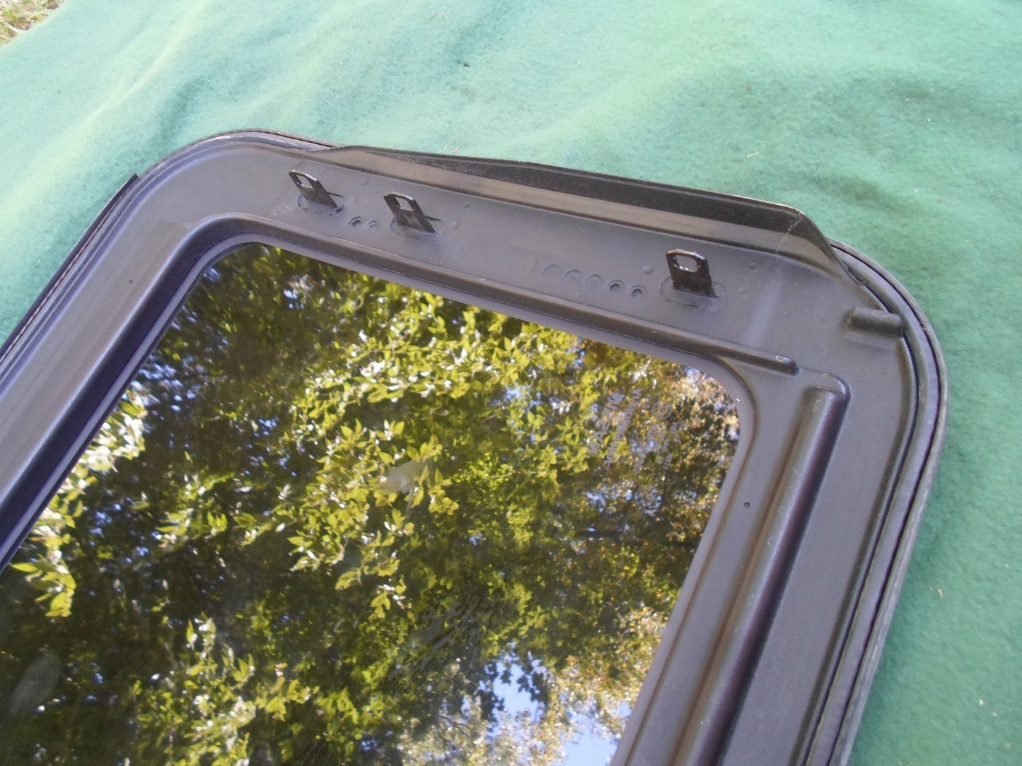 2002 NISSAN ALTIMA SEDAN YEAR SPECIFIC OEM FACTORY SUNROOF GLASS  FREE SHIPPING! - RarePartsFinder.Com
