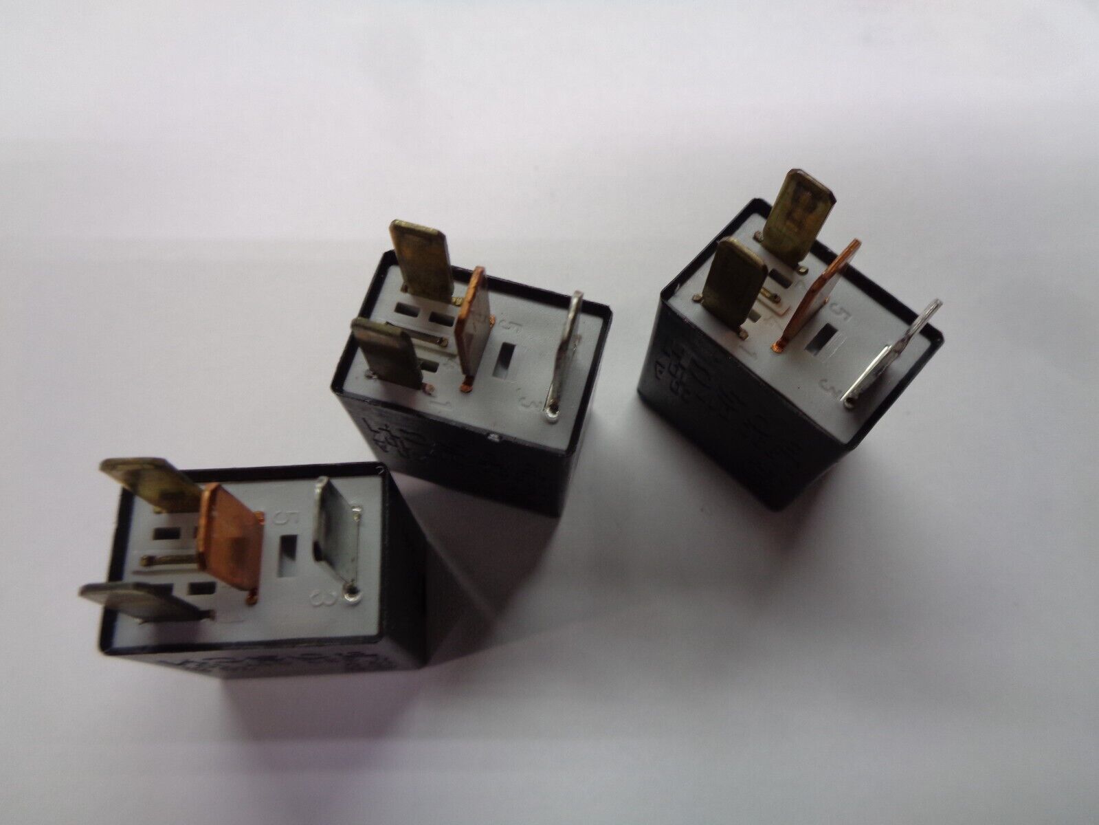 LOT OF 3 TOYOTA  RELAY 90084-98025 BOSCH TESTED 1 YEAR WARRANTY FREE SHIPPING T1 - RarePartsFinder.Com