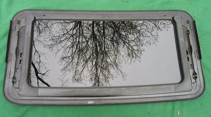 2002 HYUNDAI ELANTRA OEM YEAR SPECIFIC SUNROOF GLASS NO ACCIDENT FREE SHIPPING! - RarePartsFinder.Com