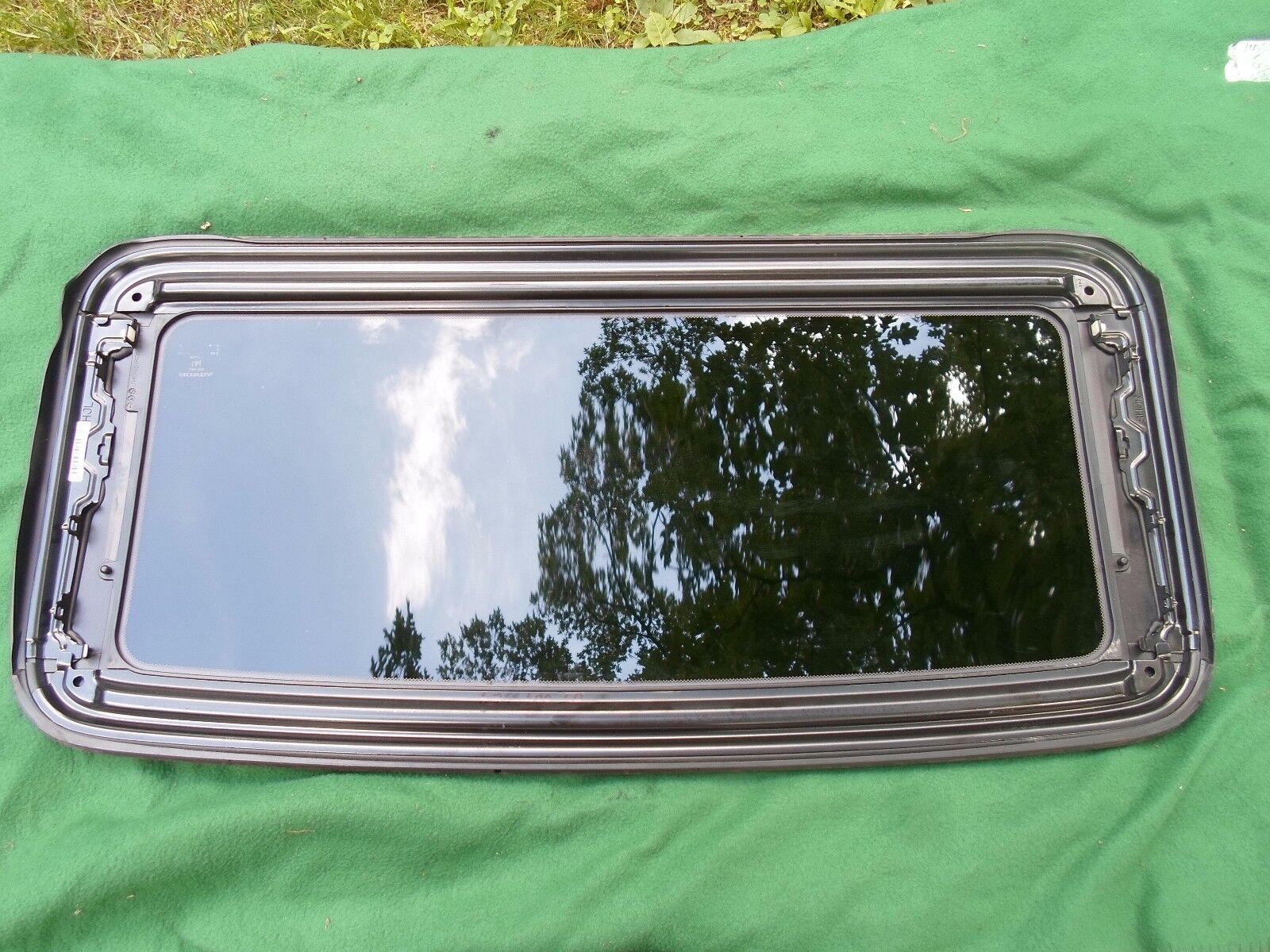 2009 HONDA ODYSSEY YEAR SPECIFIC OEM SUNROOF GLASS NO ACCIDENT FREE SHIPPING! - RarePartsFinder.Com